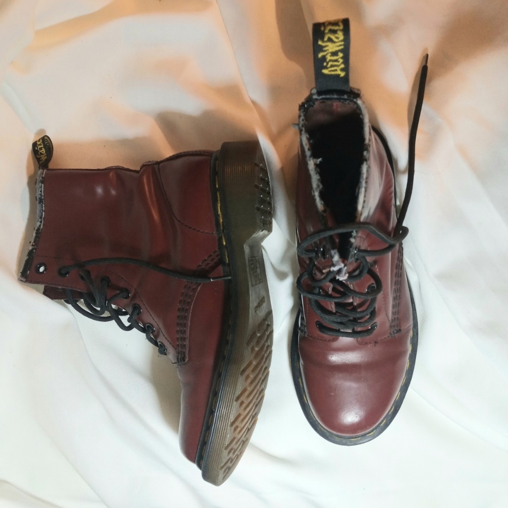 A Nice 38 EU/6 UK/8 US Used Cherry Red Doc Martens / Docs Women's Boots